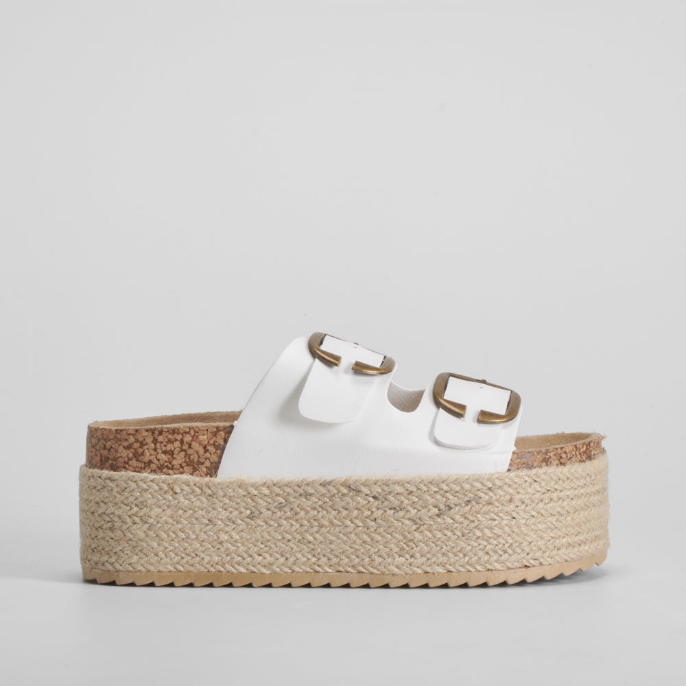 Sandalia bio plataforma dos hebillas blanca NYC