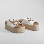 Sandalia bio plataforma dos hebillas blanca NYC