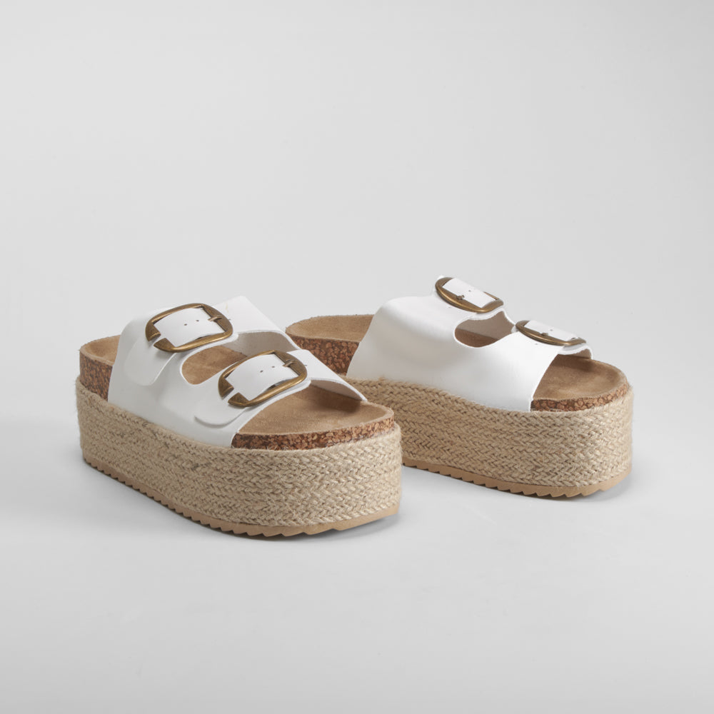 Sandalia bio plataforma dos hebillas blanca NYC