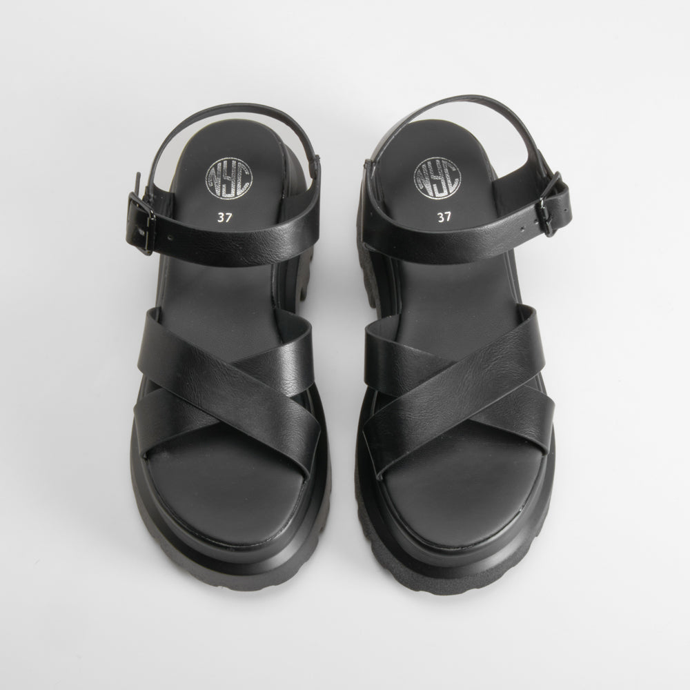 Sandalia cruzada chunky negra NYC