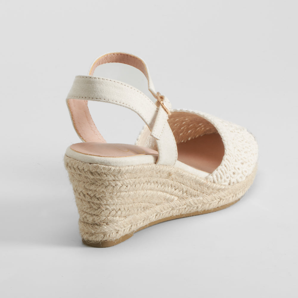 Sandalia de yute de cuña macrame beige PICCOLA PIU