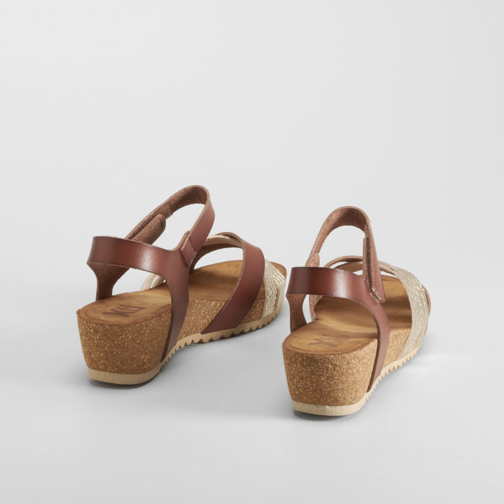 Sandalia cuña bio camel XTI