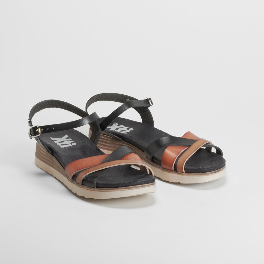 Sandalia cuña tiras negro REFRESH