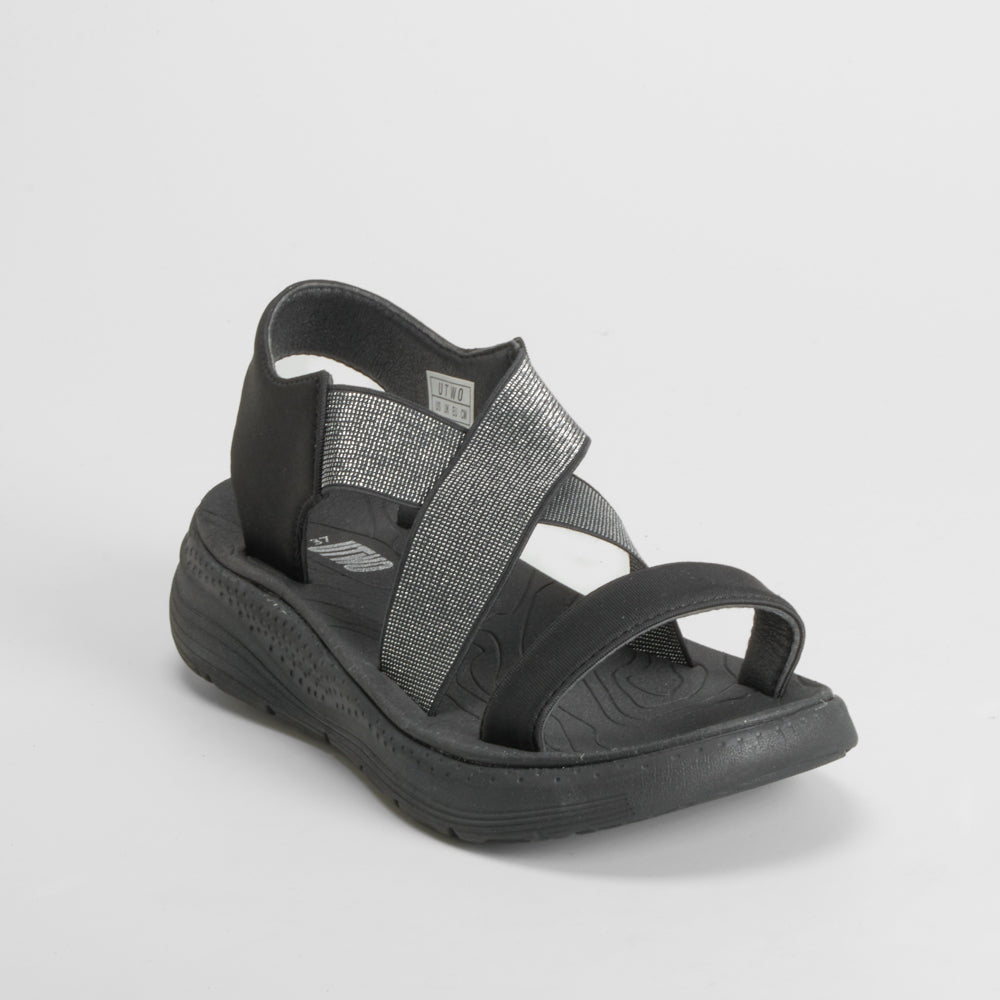 Sandalia deportiva walking negra UTWO