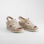 Sandalia de cuña smash de piel beige FLUCHOS