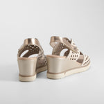 Sandalia de cuña smash de piel beige FLUCHOS