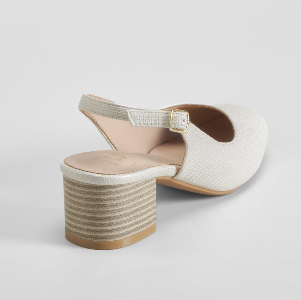 Zapato tacón destalonado de piel blanco COMFEET