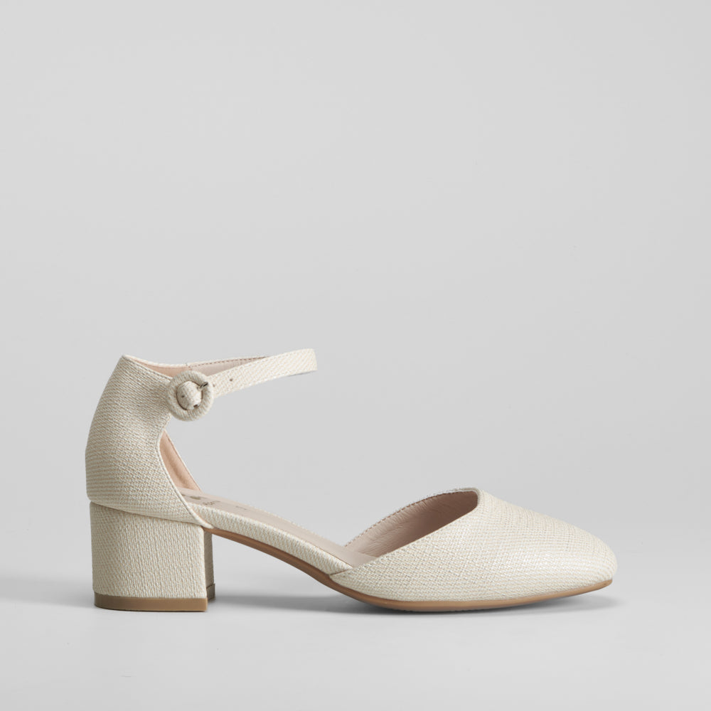 Zapato tacón beige COMFEET