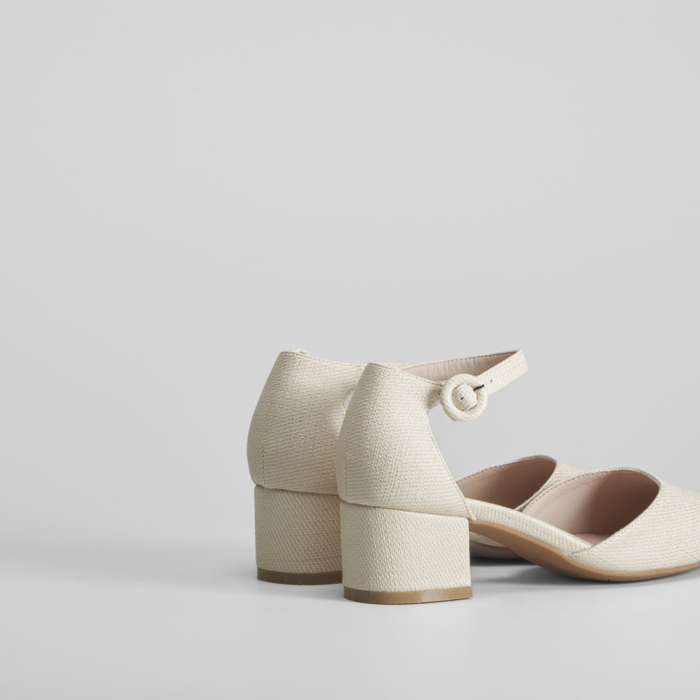 Zapato tacón beige COMFEET