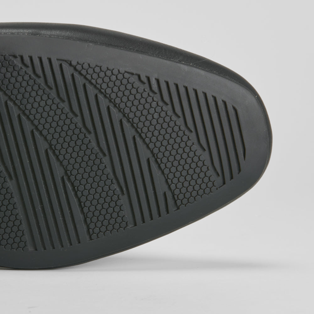 Zapato tacón negro COMFEET