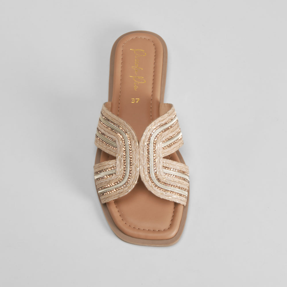 Sandalia plana pala brillo beige PICCOLA PIU