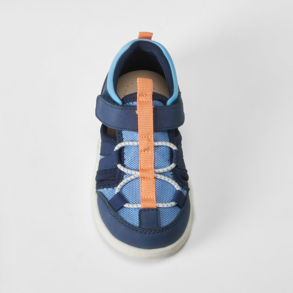 Sandalia cerrada azul COMFEET