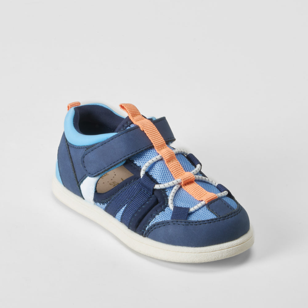 Sandalia cerrada azul COMFEET