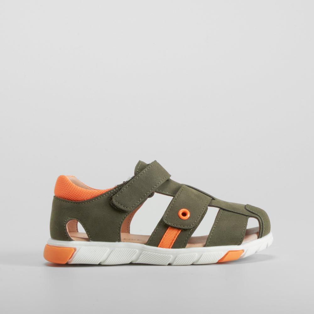 Sandalia cerrada casual verde SEVEN FIVE