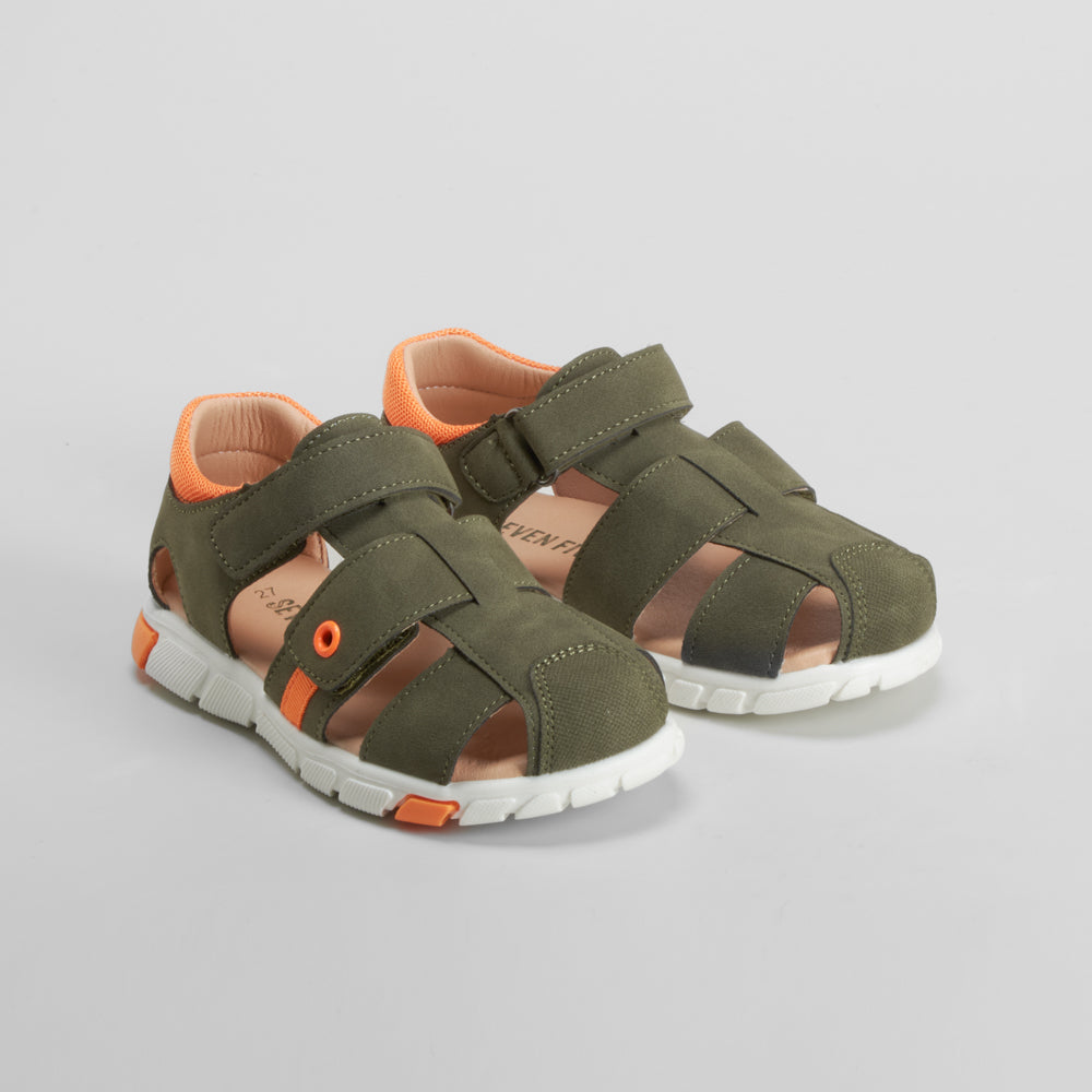 Sandalia cerrada casual verde SEVEN FIVE