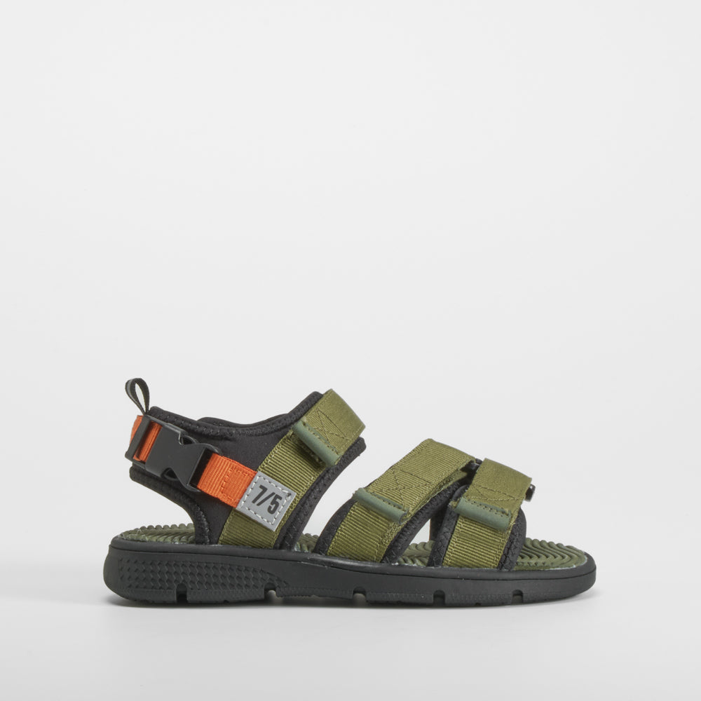 Sandalia plana infantil verde SEVEN FIVE