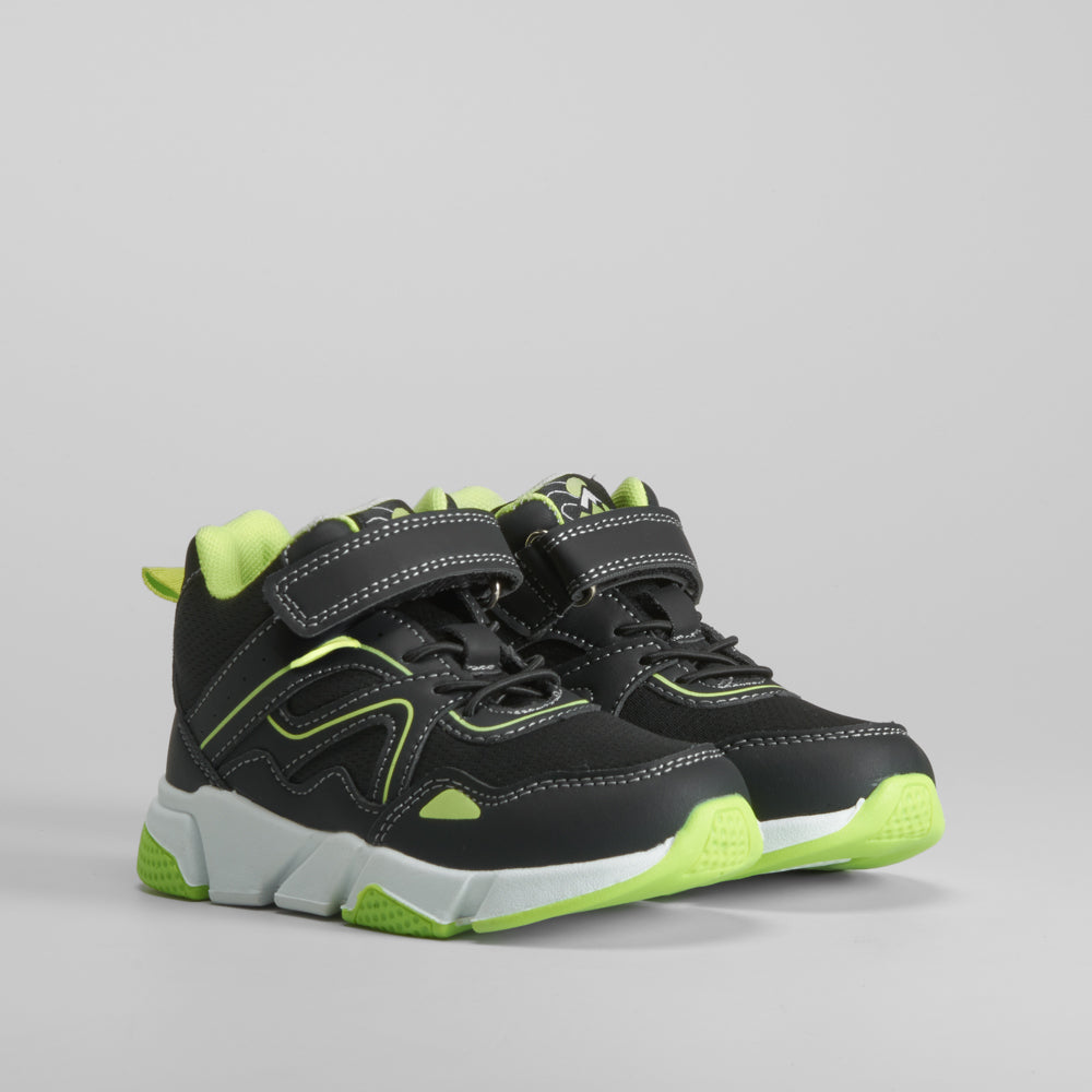 Zapatilla alta color negro Seven Five