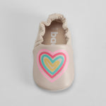 Deportiva preandante corazón beige BACHE