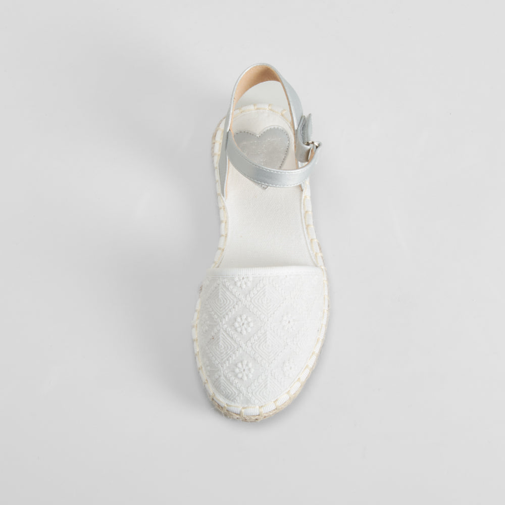 Alpargata de yute con bordados blanca OH GIRL