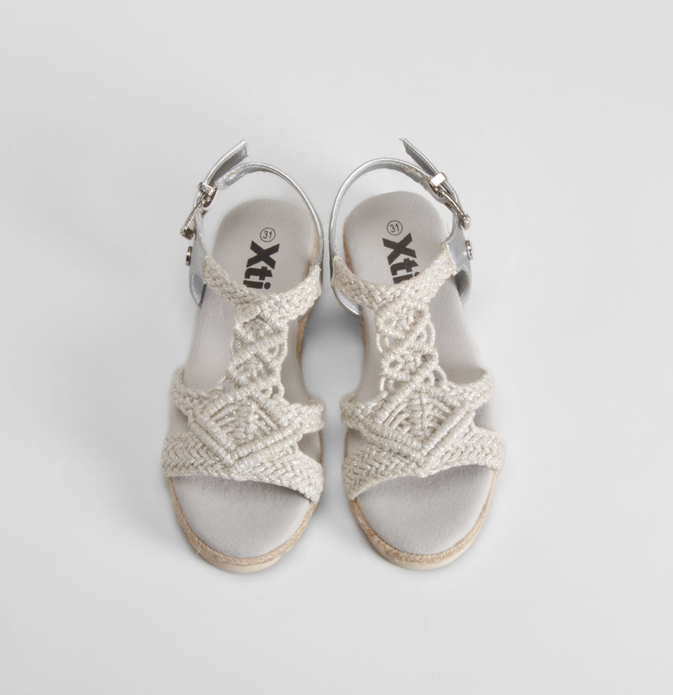 Sandalia croché plata XTI