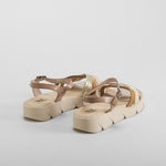 Sandalia cuña de piel beige OH GIRL