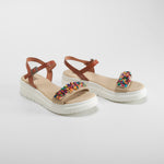 Sandalia cuña de piel abalorios multicolor OH GIRL