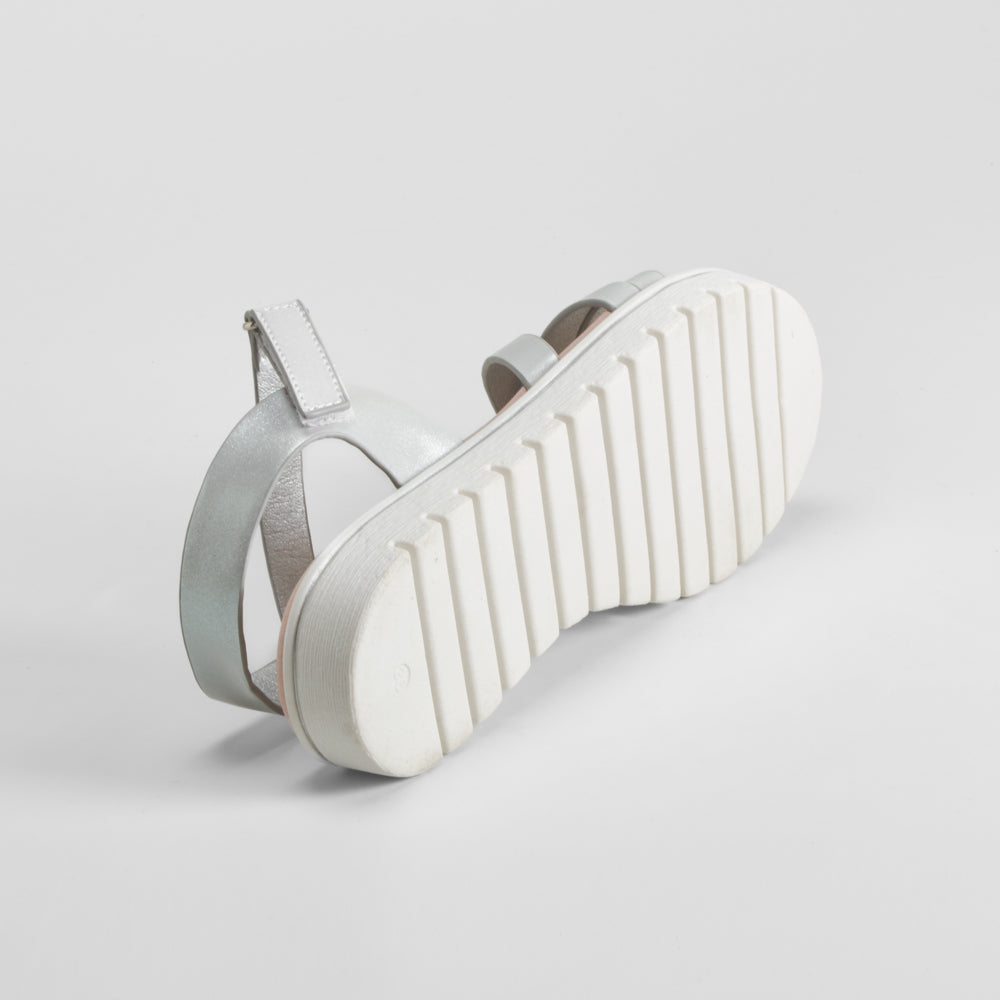 Sandalia de tiras velcro plata OH GIRL