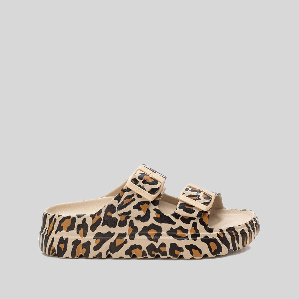 Chancla con hebillas chunky animal print beige XTI