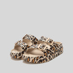 Chancla con hebillas chunky animal print beige XTI
