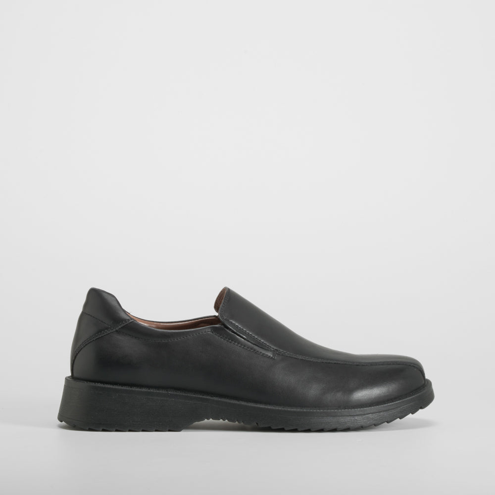 Zapato colegial slip on piel negro MR. HANSEN