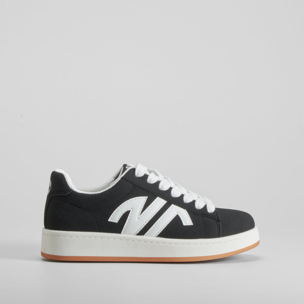 Deportiva casual teen negra NYC