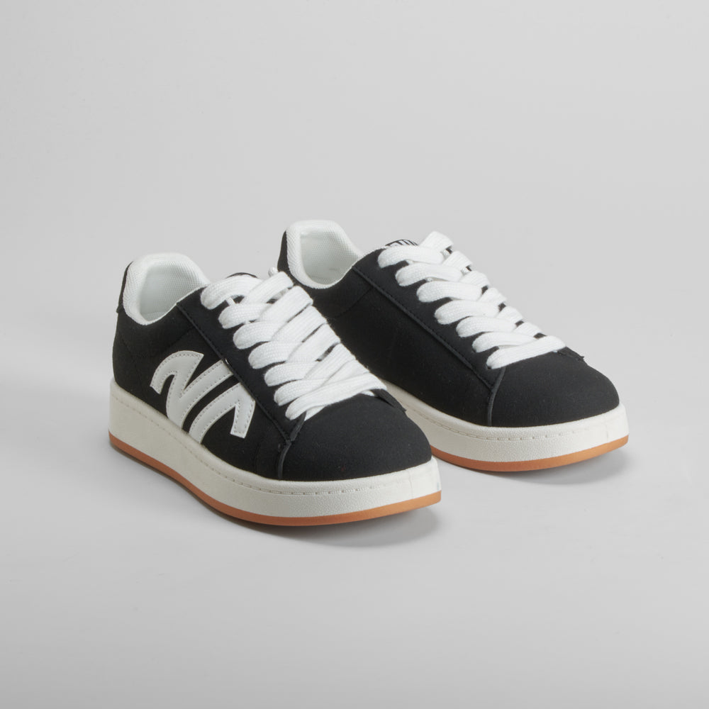 Deportiva casual teen negra NYC