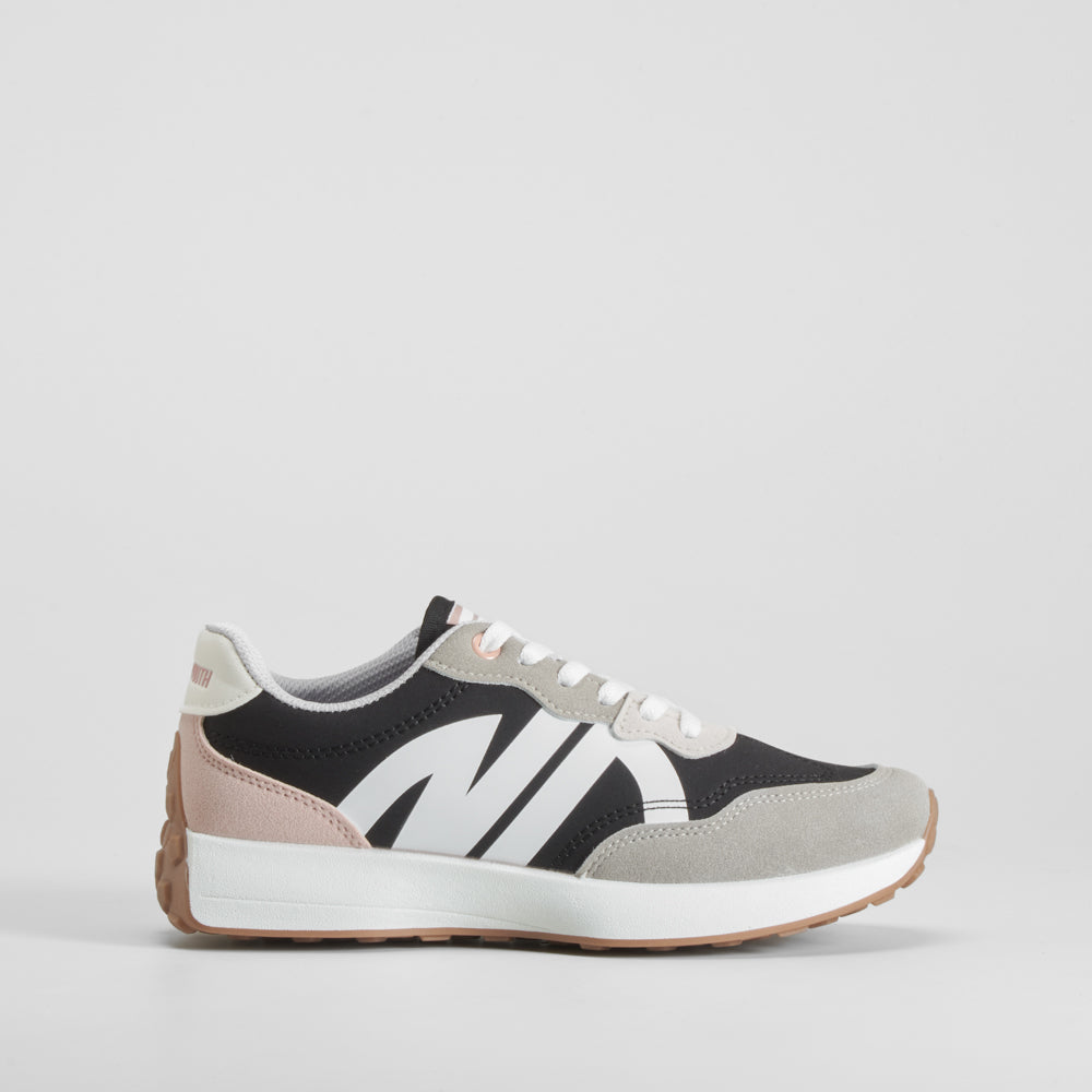 Deportiva retrojogging negra NYC
