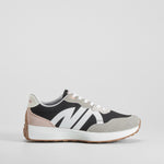 Deportiva retrojogging negra NYC