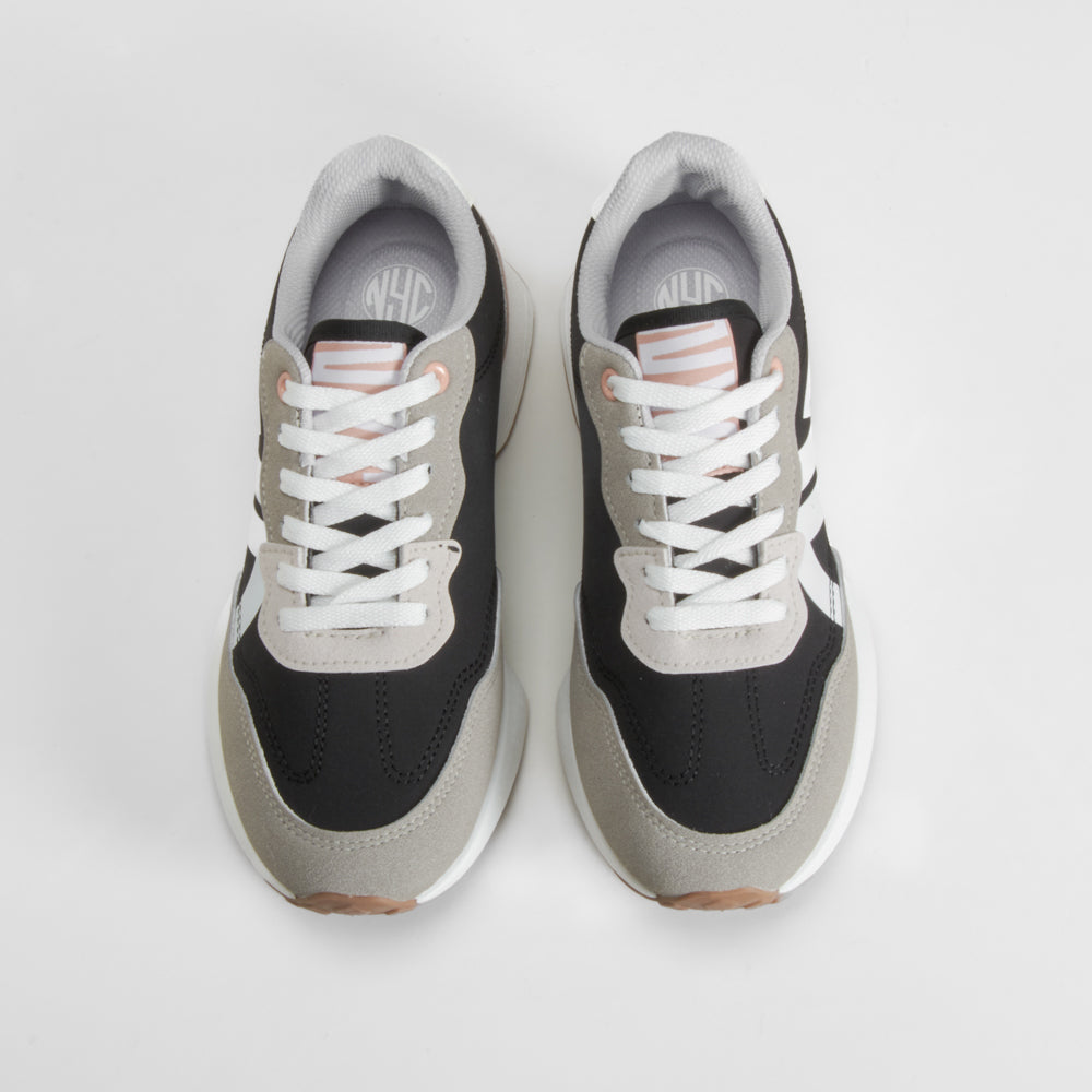Deportiva retrojogging negra NYC