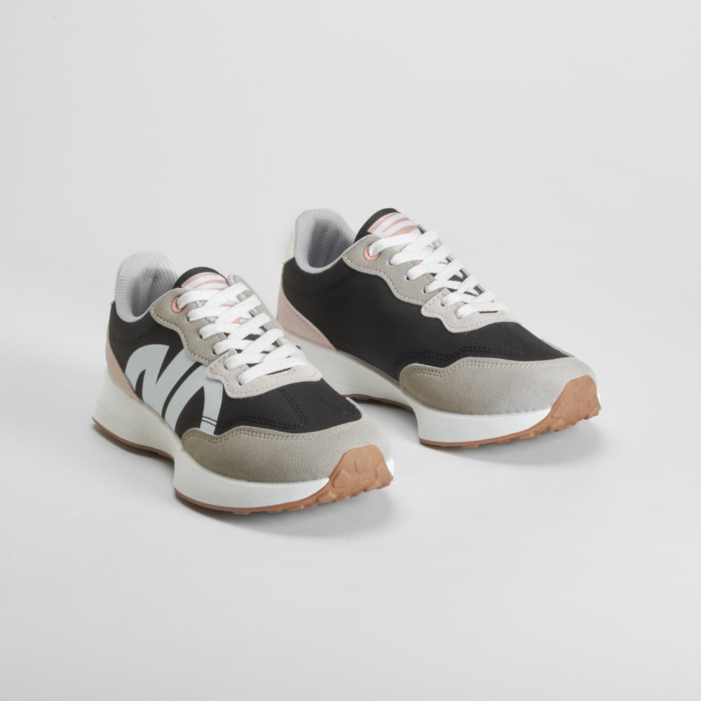 Deportiva retrojogging negra NYC