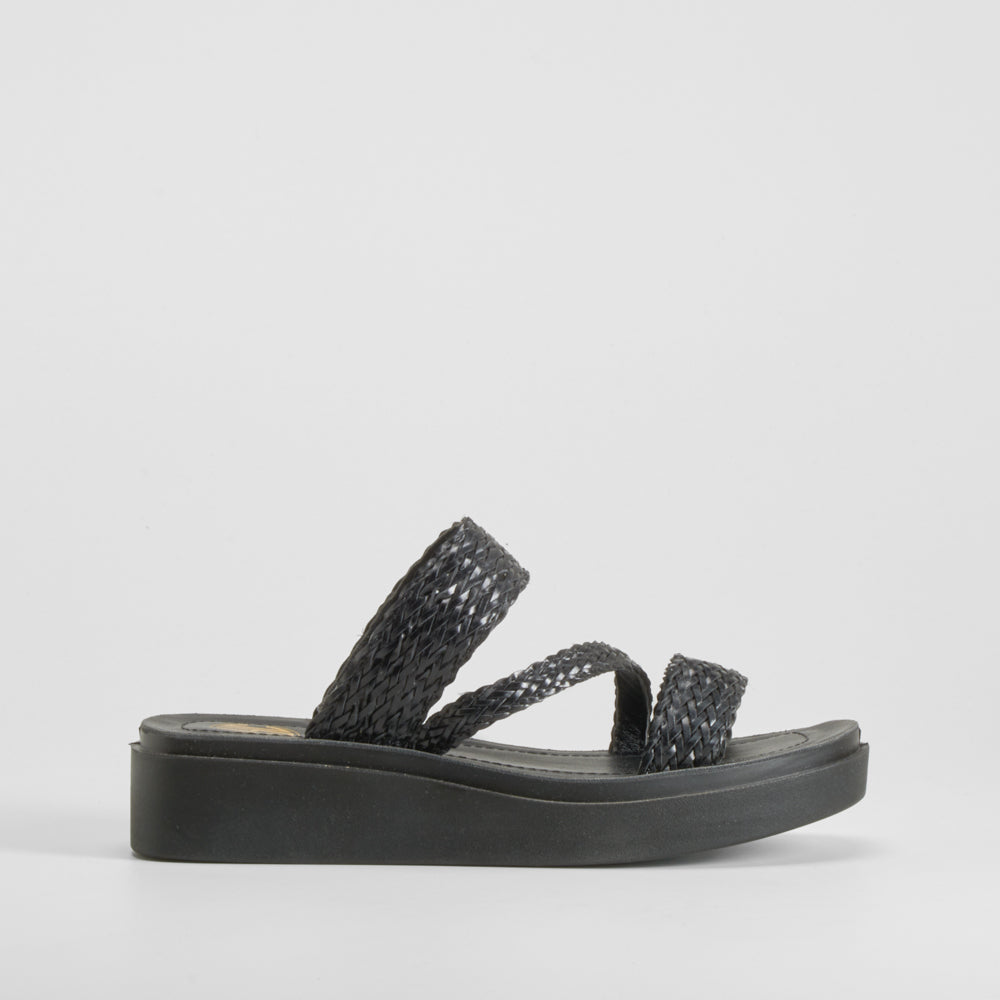 Sandalia plataforma trenzada negra NYC