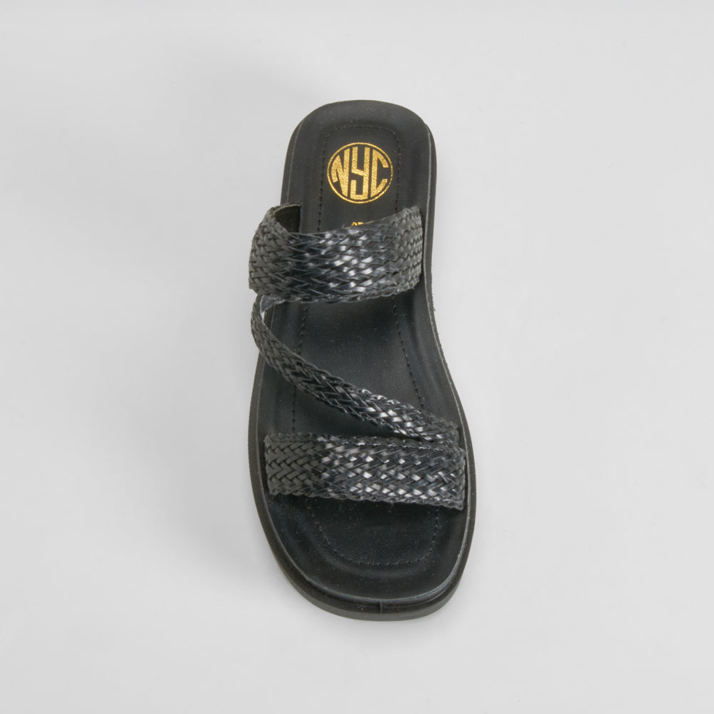 Sandalia plataforma trenzada negra NYC