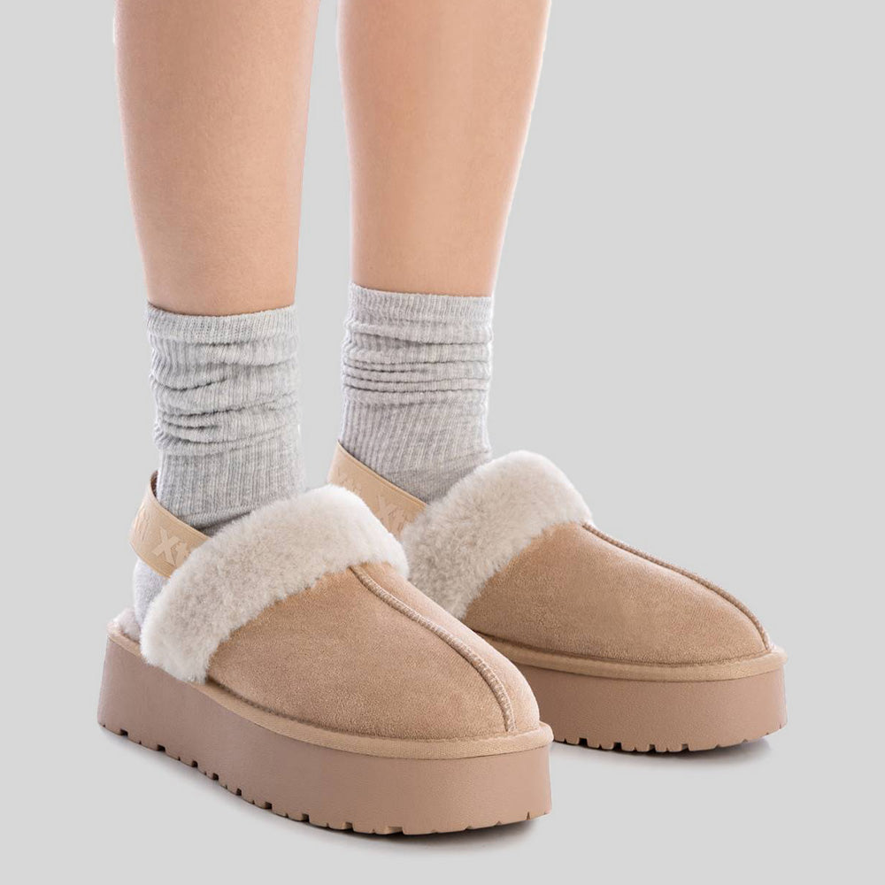 Zueco australiano elástico beige XTI