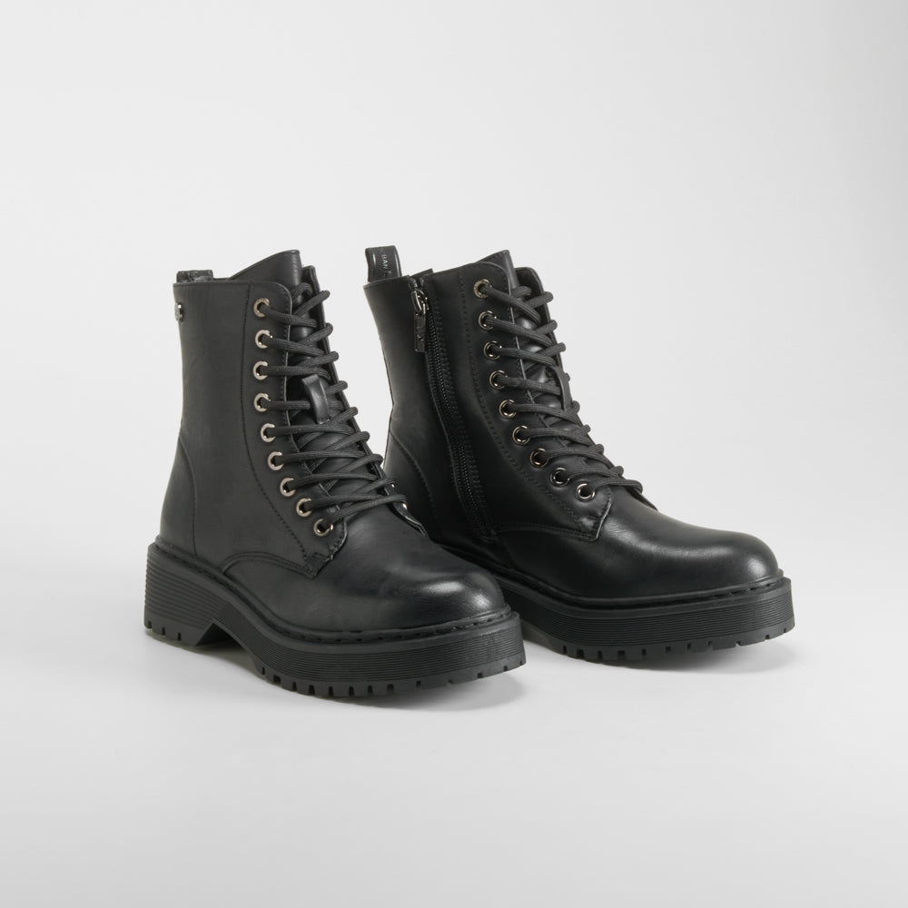 Botín militar casual negro XTI