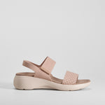 Sandalia deportiva cuña beige UTWO