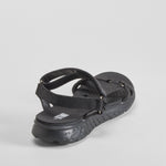 Sandalia deportiva walking brillo negro UTWO