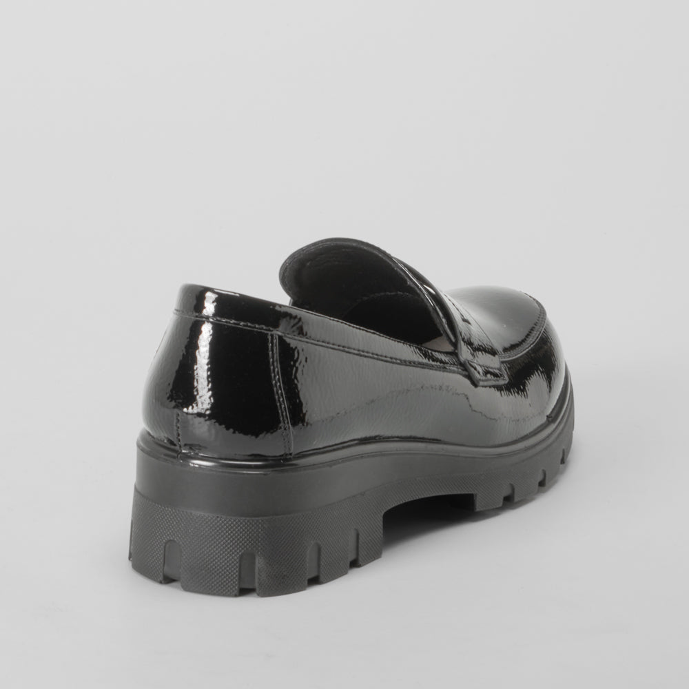 Mocasín charol Soft Insock negro COMFEET