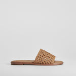 Sandalia plana plana trenzada beige PICCOLA PIU