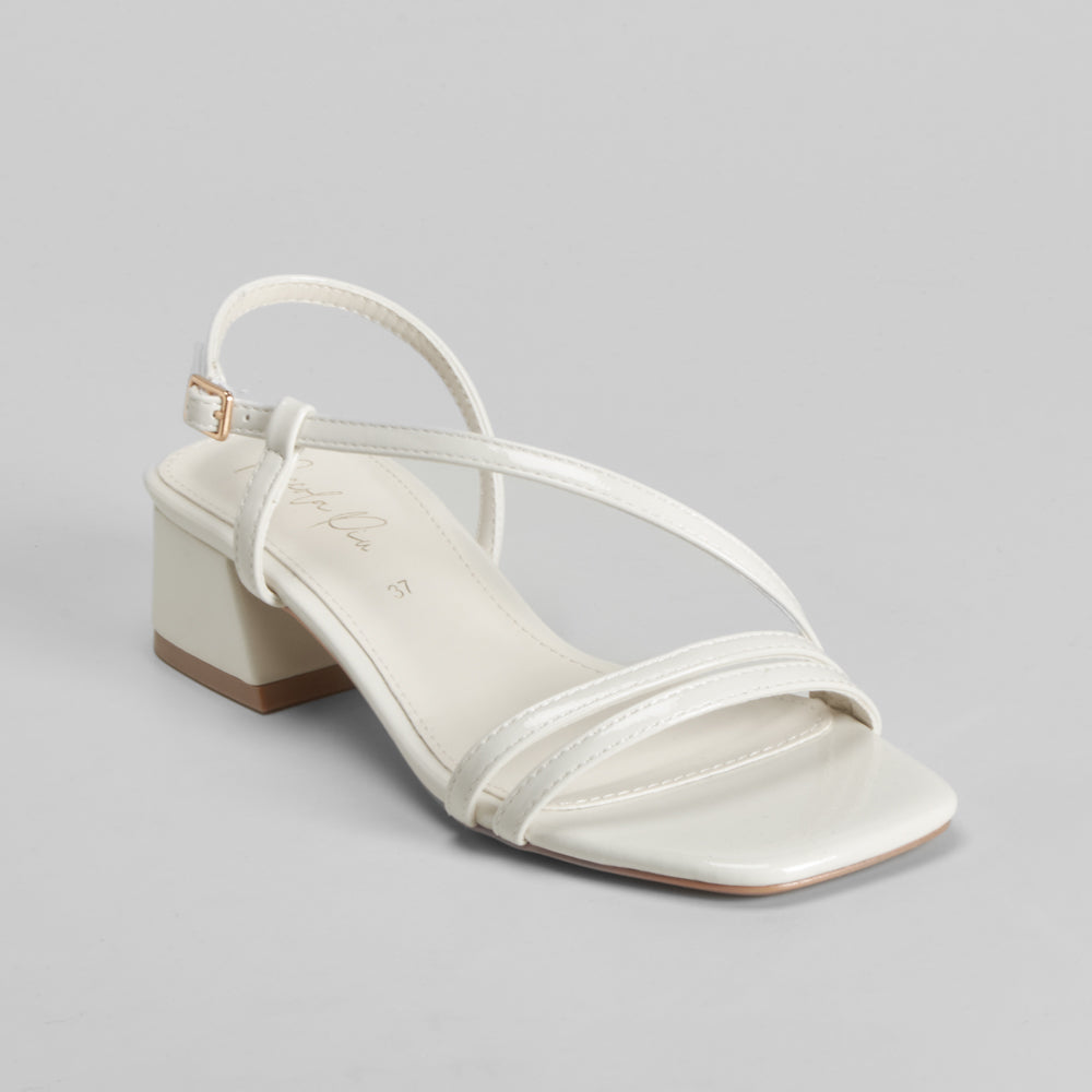 Sandalia tacón medio tiras blanca PICCOLA PIU