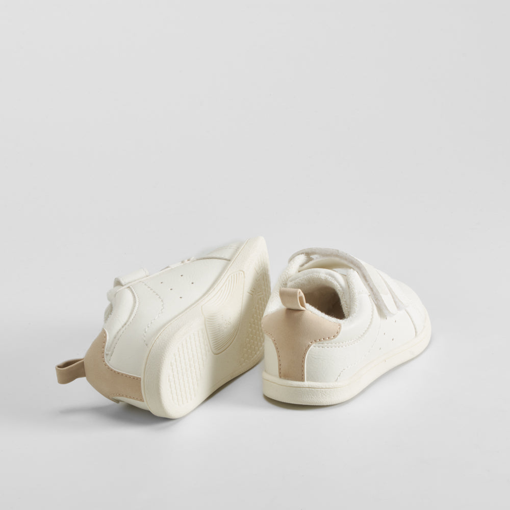 Deportiva tenis blanca COMFEET BABY