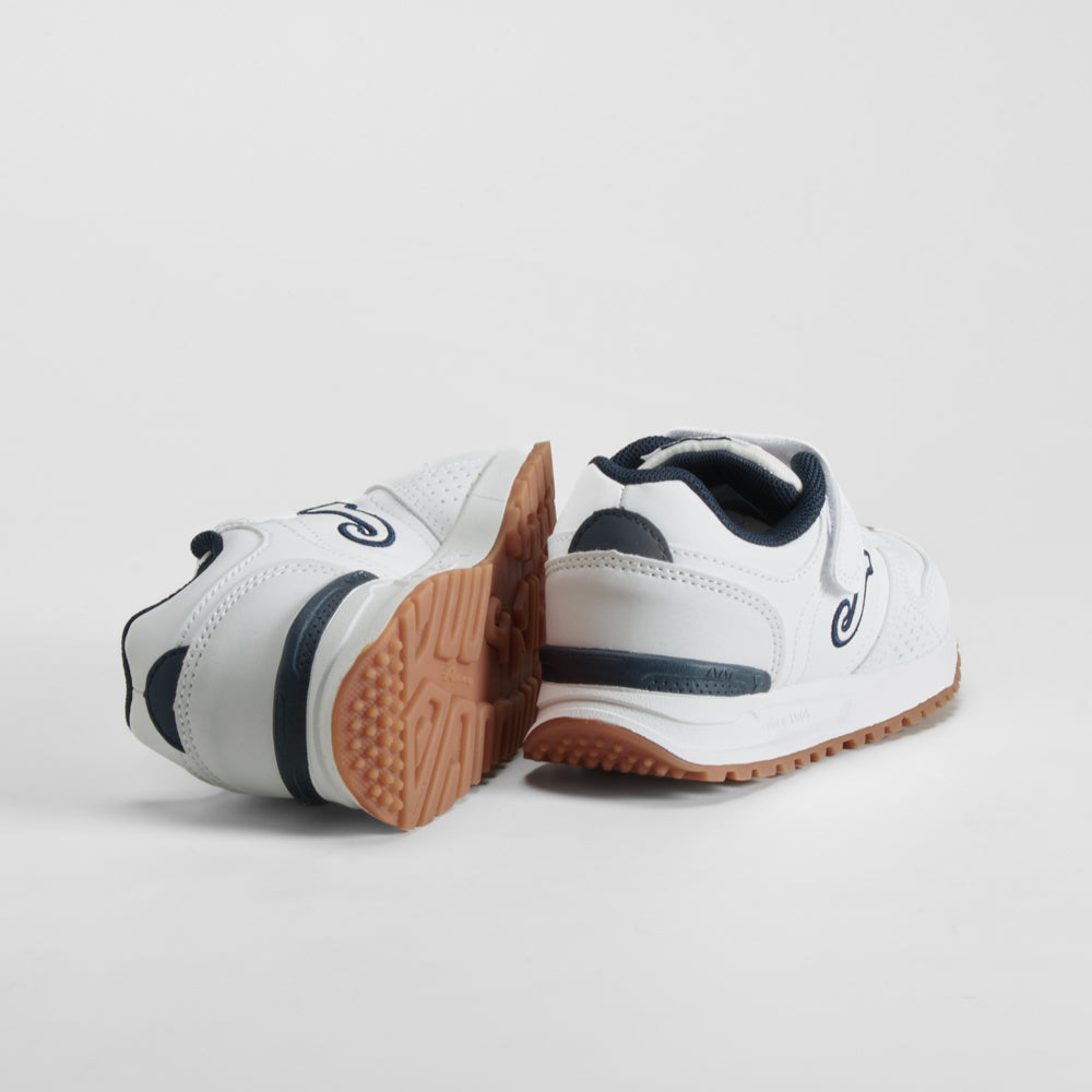 Deportiva Tornado blanca y azul marino JOMA