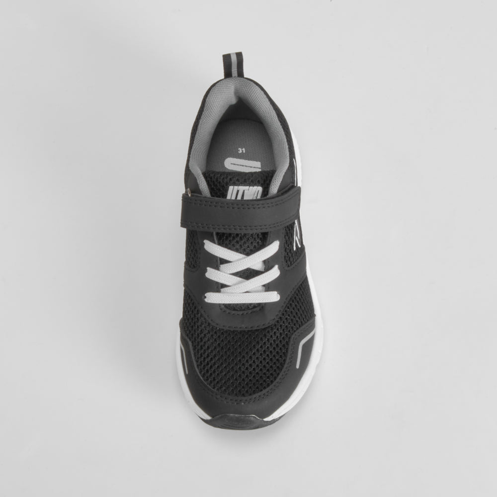 Deportiva running infantil negra UTWO