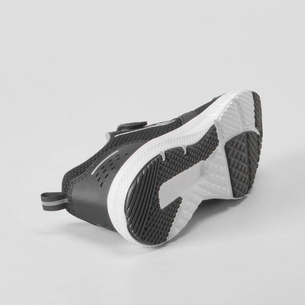 Deportiva running infantil negra UTWO