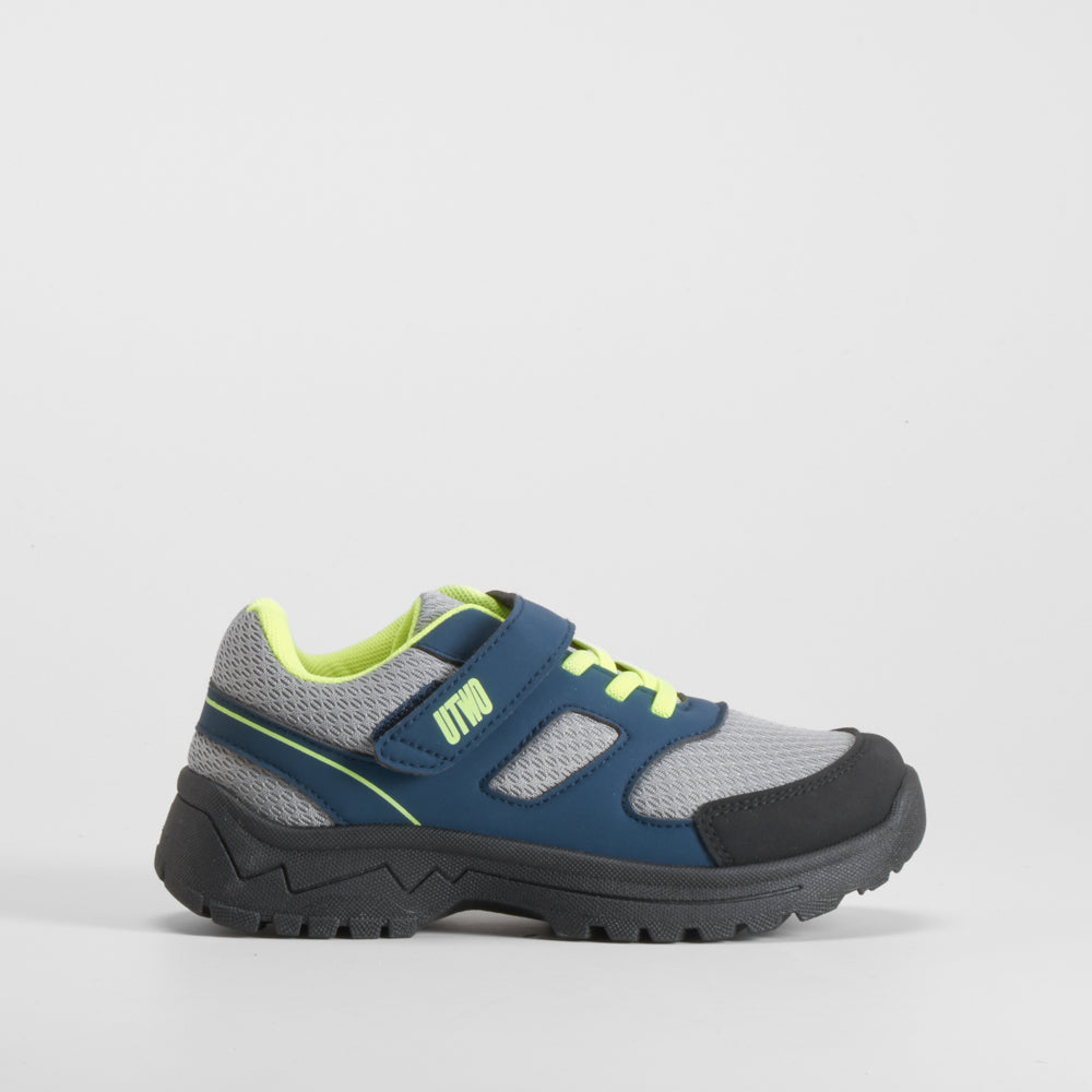 Deportiva trekking infantil gris UTWO